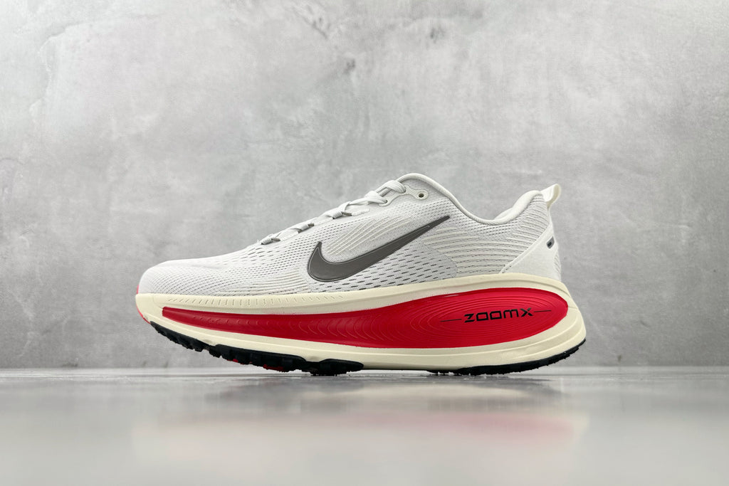 Nike Vomero 18 Sneakers – White/Red