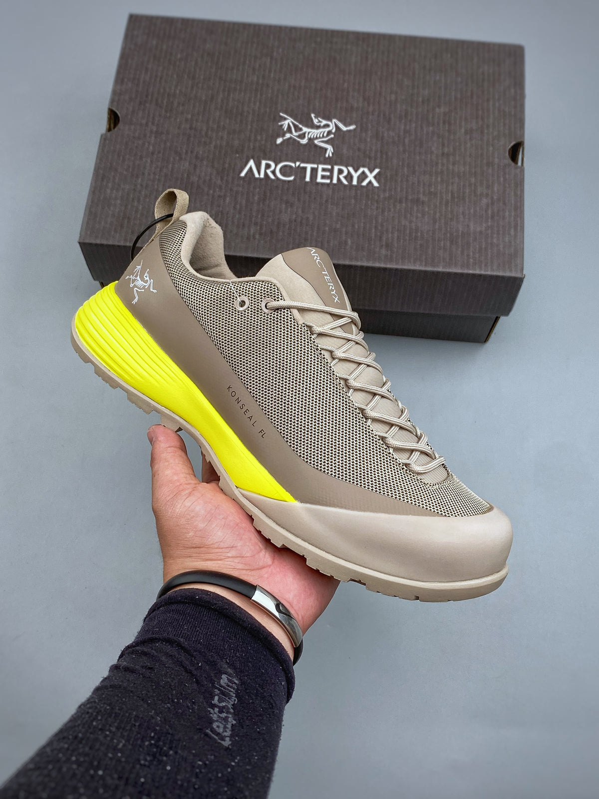 Arc'teryx Konseal FL Hiking Shoes – Taupe & Neon Yellow