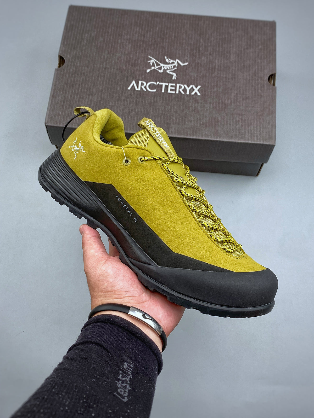 Arc'teryx Konseal FL Hiking Shoes – Yellow-Green & Black