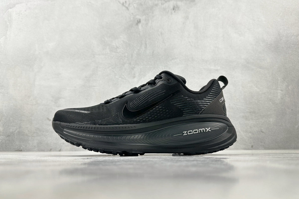 Nike Vomero 18 Sneakers – Black