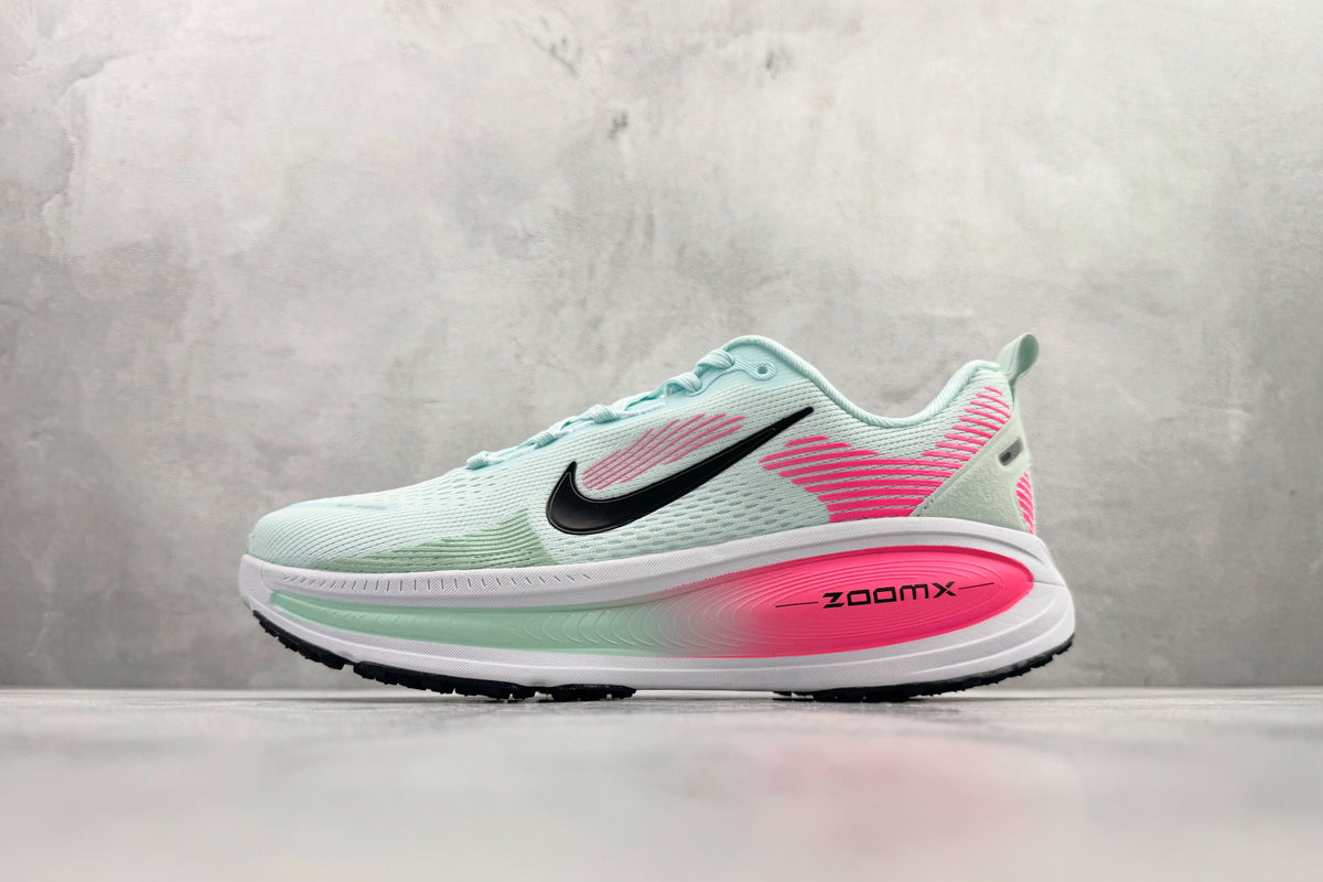 Nike Vomero 18 Sneakers – Glacier Blue