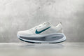 Nike Vomero 18 Sneakers – White