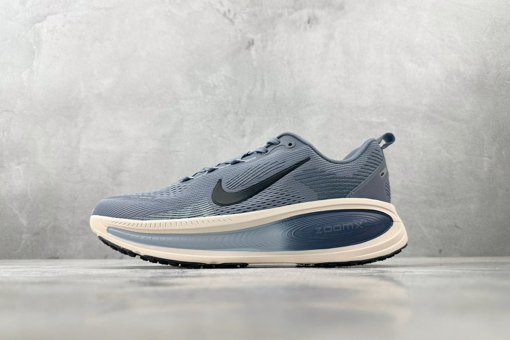 Nike Vomero 18 Sneakers – Blue-Gray with Cream Sole