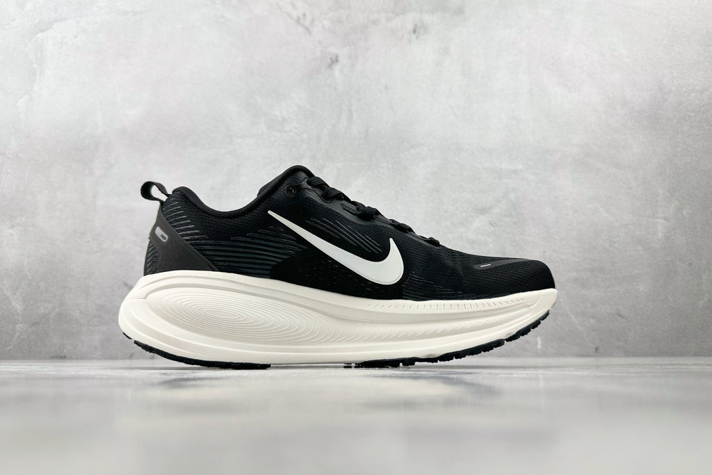 Nike Vomero 18 Running Shoes - Black