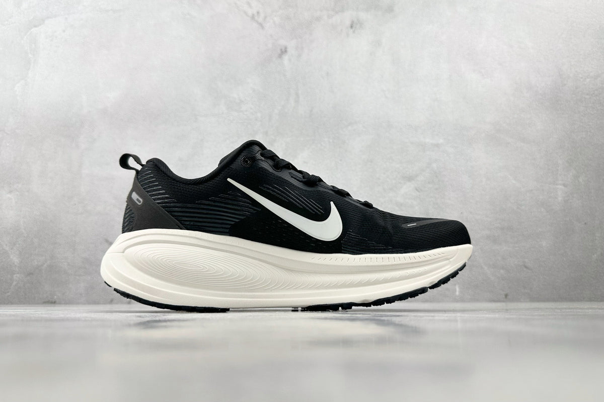 Nike Vomero 18 Running Shoes - Black