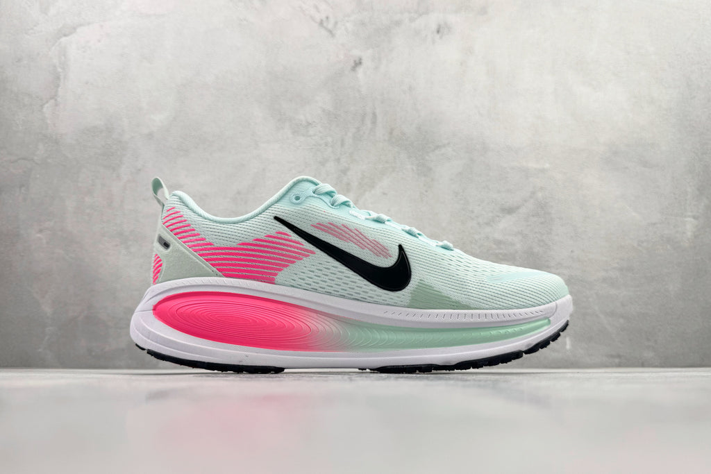 Nike Vomero 18 Sneakers – Glacier Blue