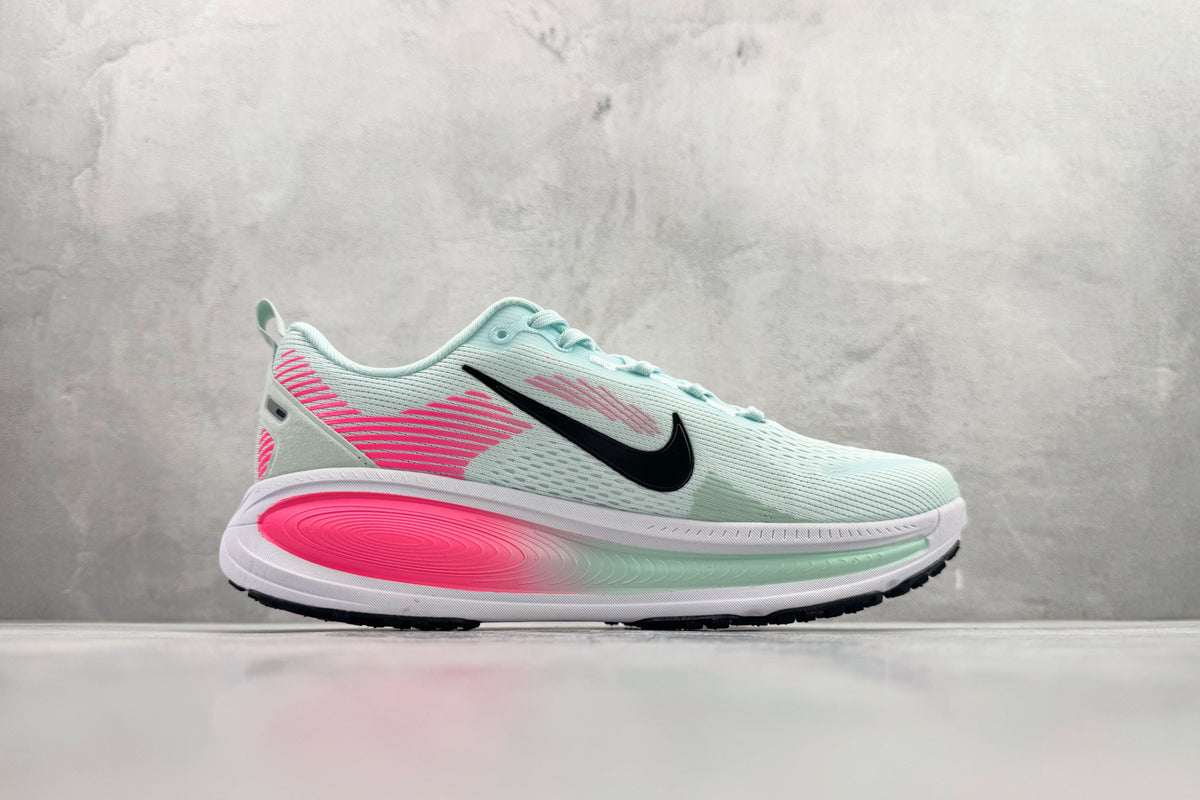 Nike Vomero 18 Sneakers – Glacier Blue