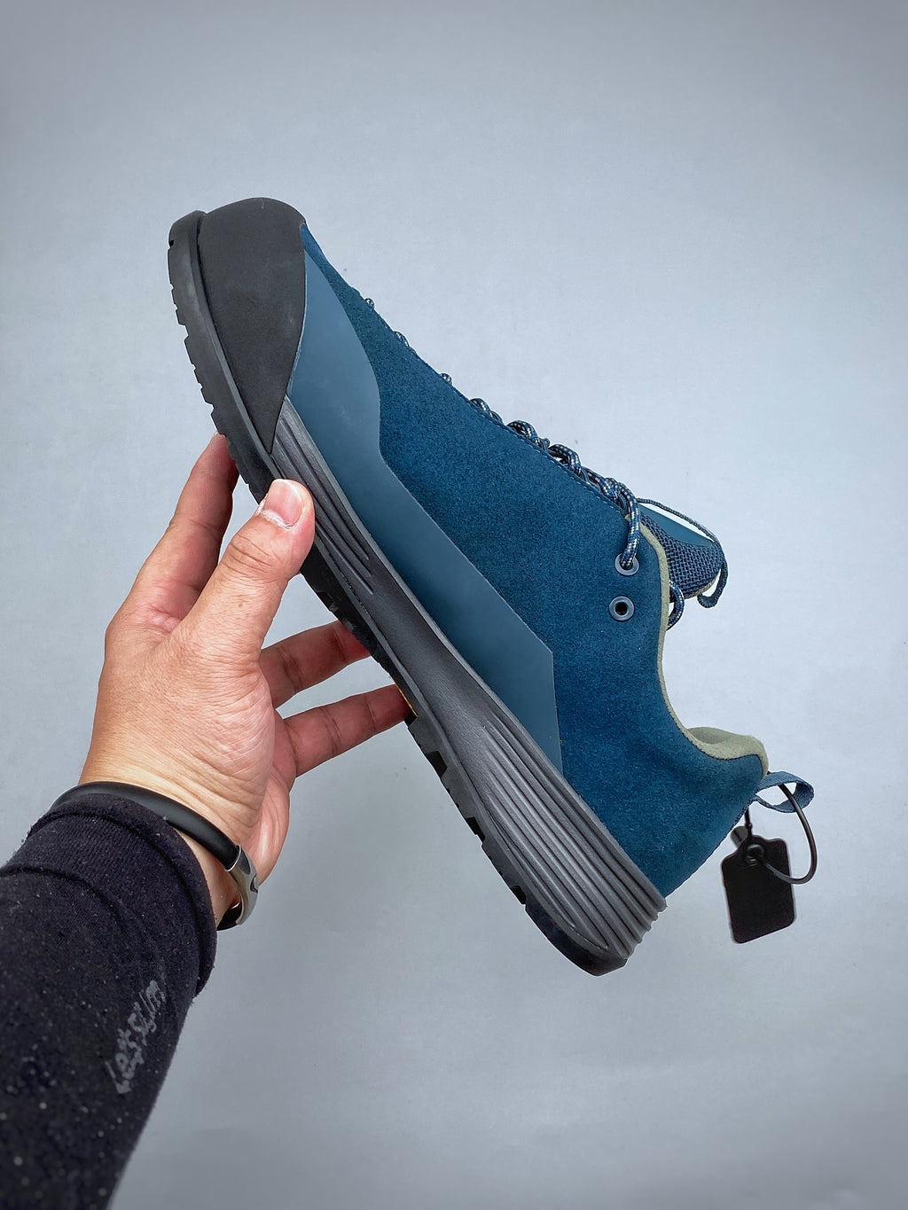 Arc'teryx Konseal FL Hiking Shoes – Blue & Black