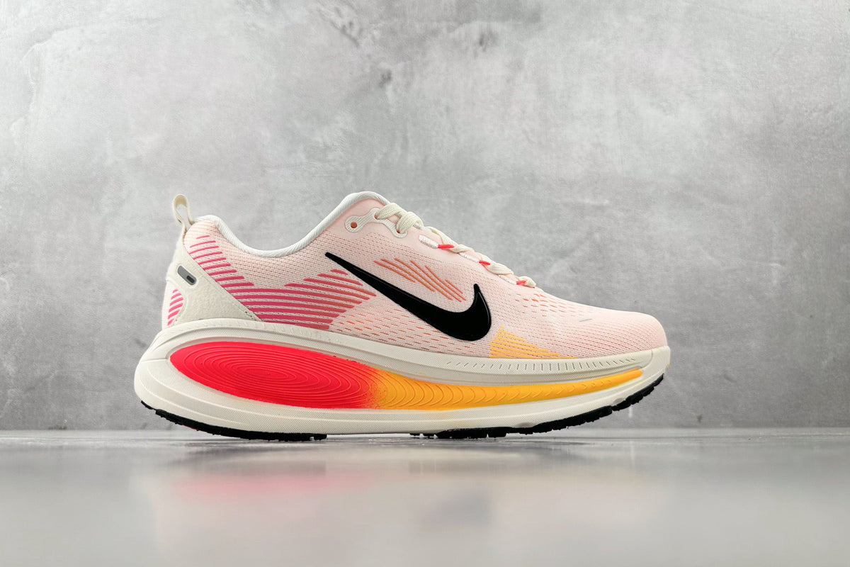 Nike Vomero 18 Sneakers – White/Orange