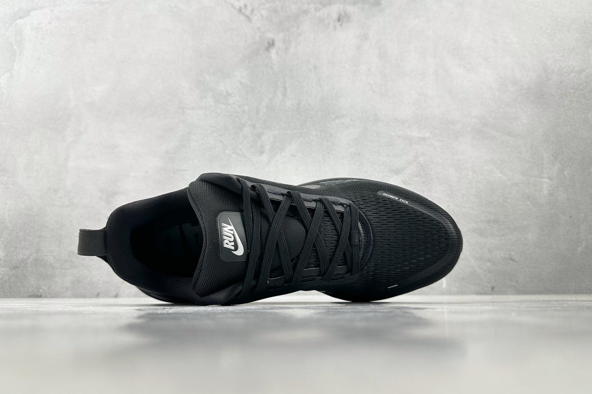 Nike Vomero 18 Sneakers – Black