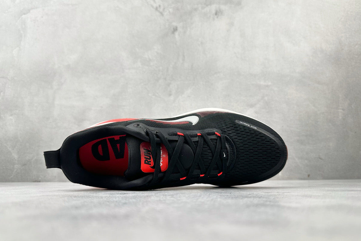 Nike Vomero 18 Sneakers – Red/Black