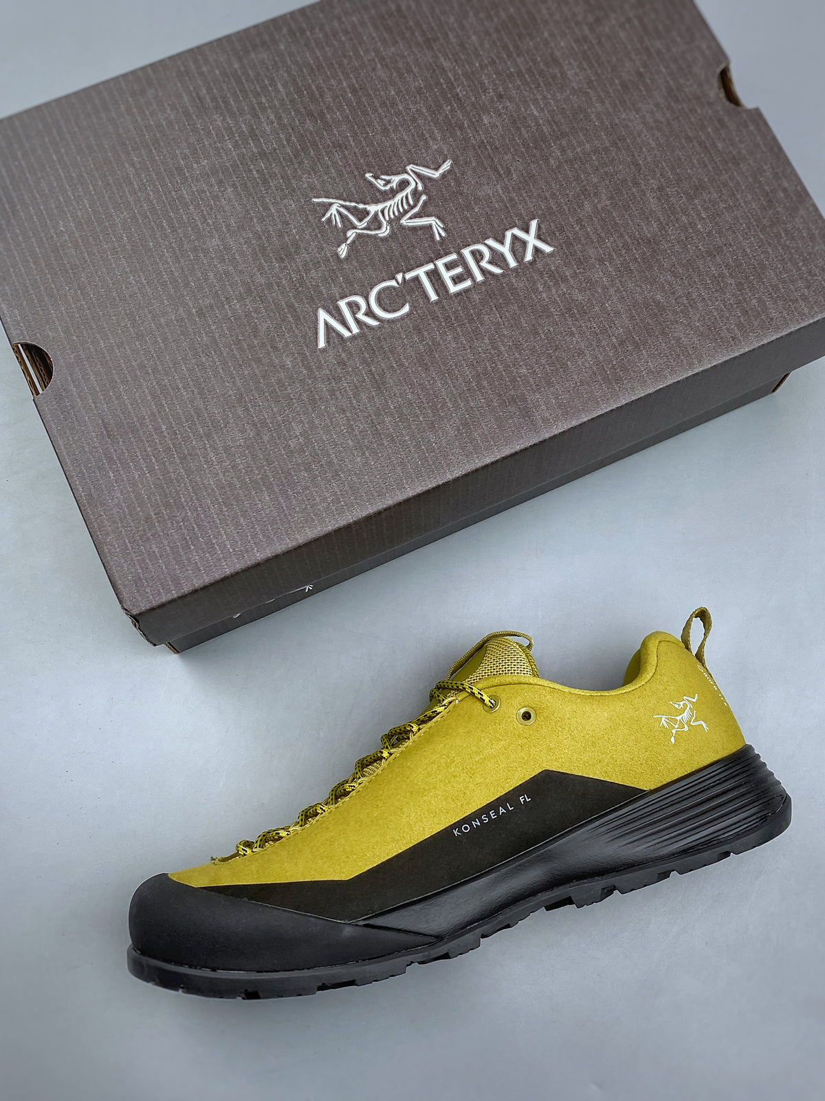 Arc'teryx Konseal FL Hiking Shoes – Yellow-Green & Black