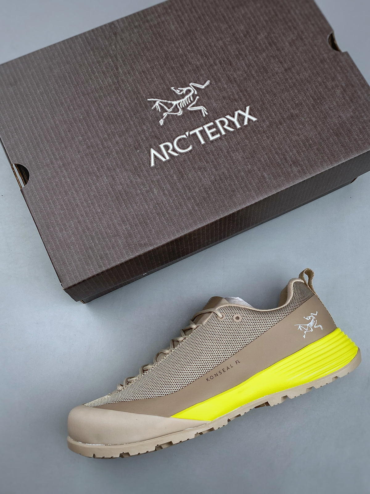 Arc'teryx Konseal FL Hiking Shoes – Taupe & Neon Yellow
