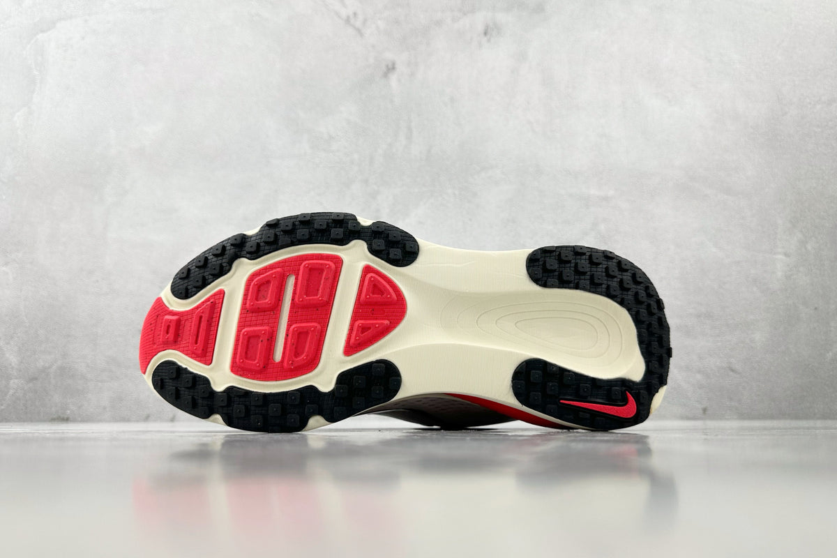 Nike Vomero 18 Sneakers – White/Red