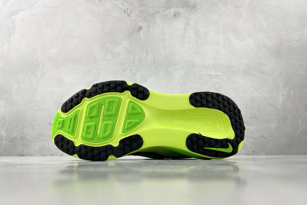 Nike Vomero 18 Sneakers – White/Green