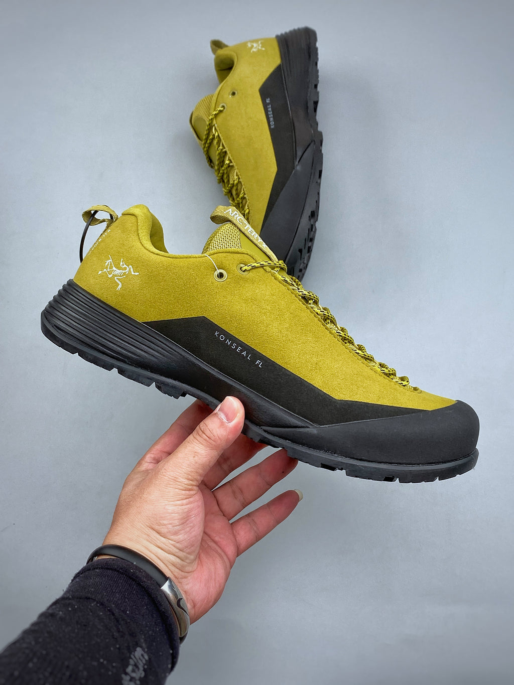 Arc'teryx Konseal FL Hiking Shoes – Yellow-Green & Black