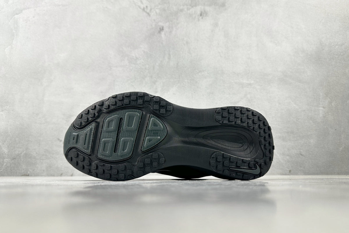 Nike Vomero 18 Sneakers – Black