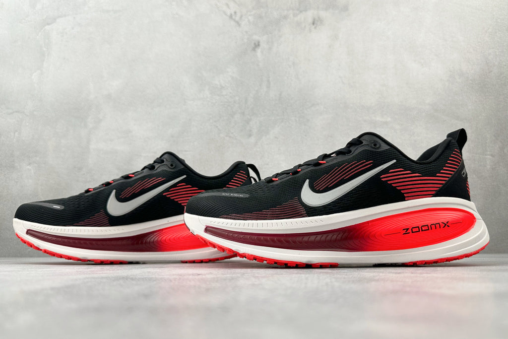 Nike Vomero 18 Sneakers – Red/Black