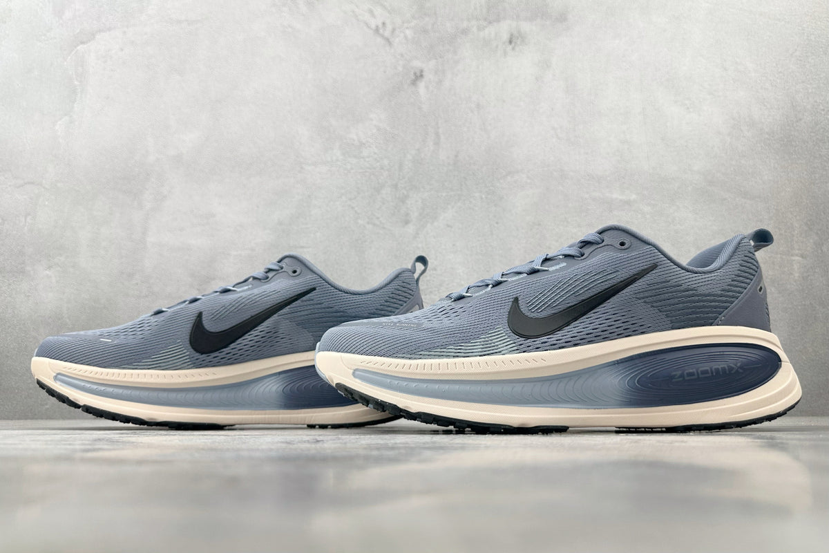Nike Vomero 18 Sneakers – Blue-Gray with Cream Sole