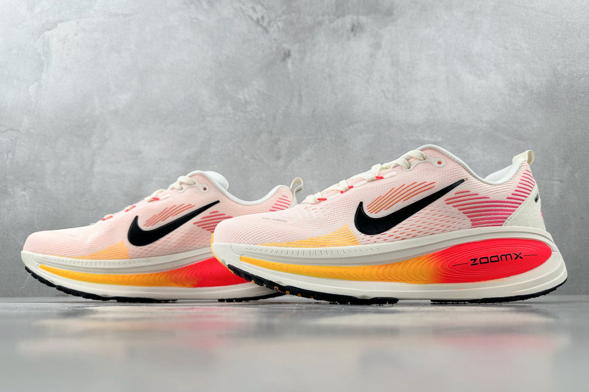 Nike Vomero 18 Sneakers – White/Orange