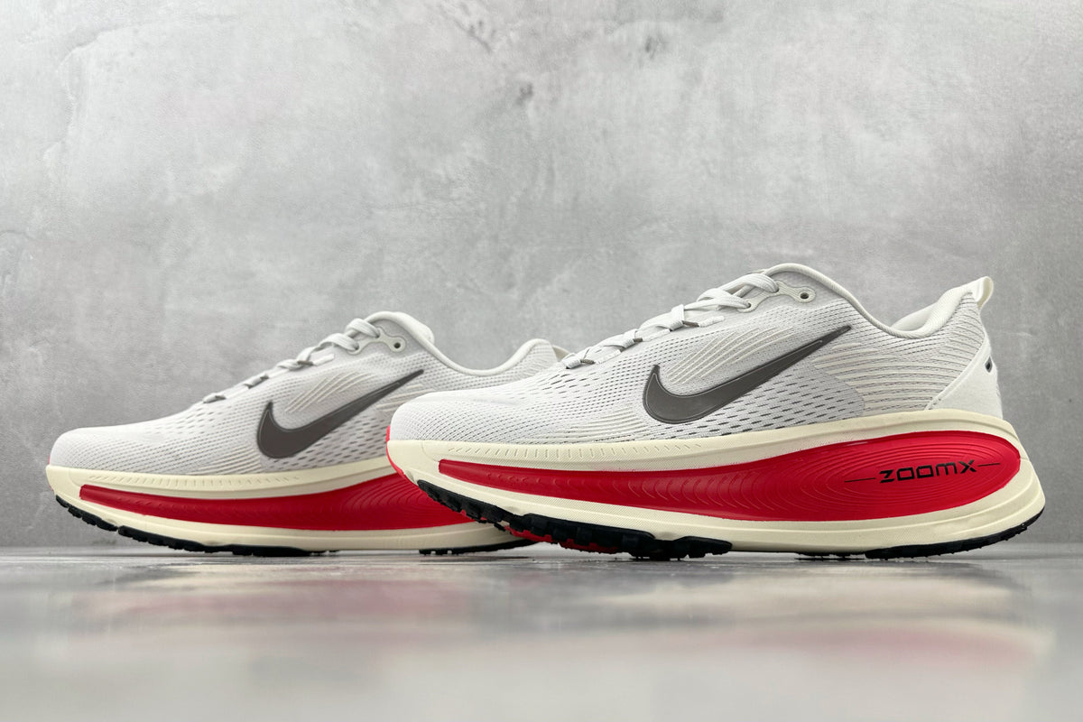 Nike Vomero 18 Sneakers – White/Red