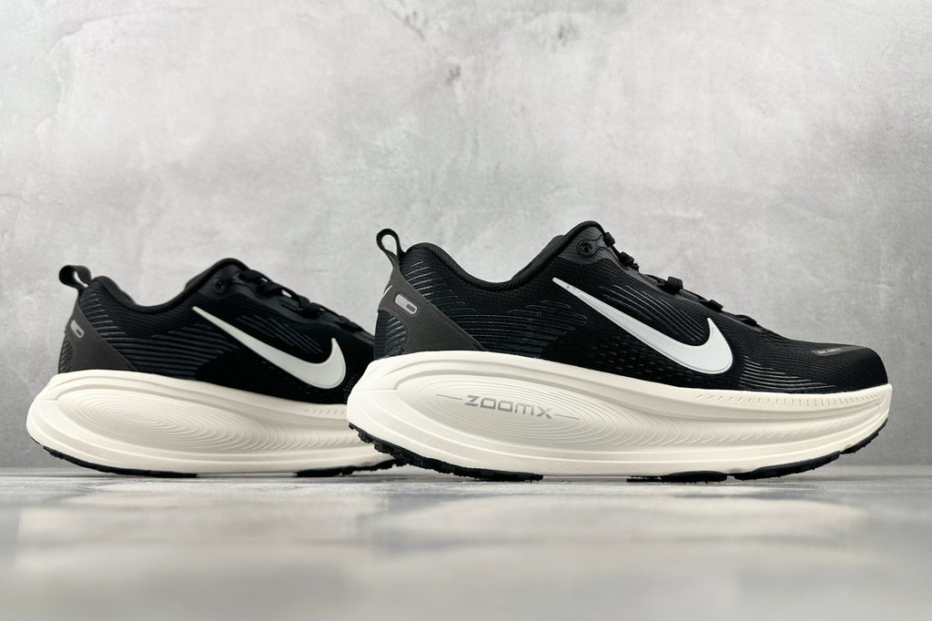 Nike Vomero 18 Running Shoes - Black