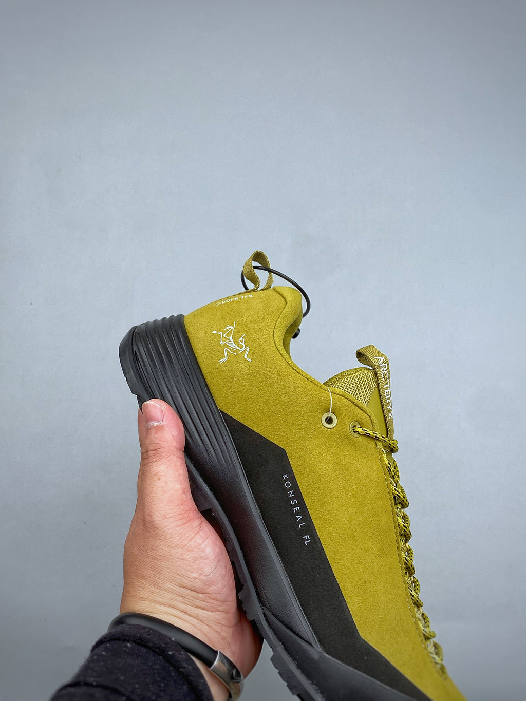 Arc'teryx Konseal FL Hiking Shoes – Yellow-Green & Black