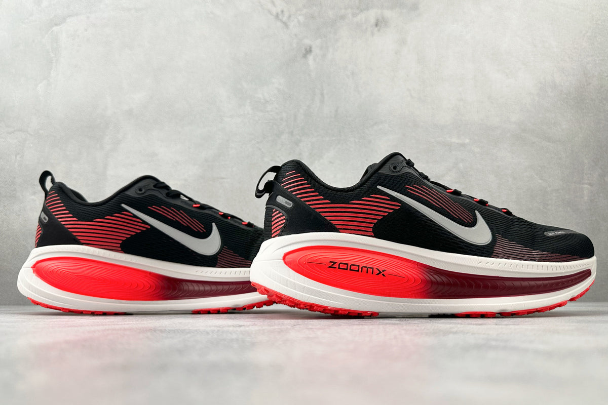 Nike Vomero 18 Sneakers – Red/Black