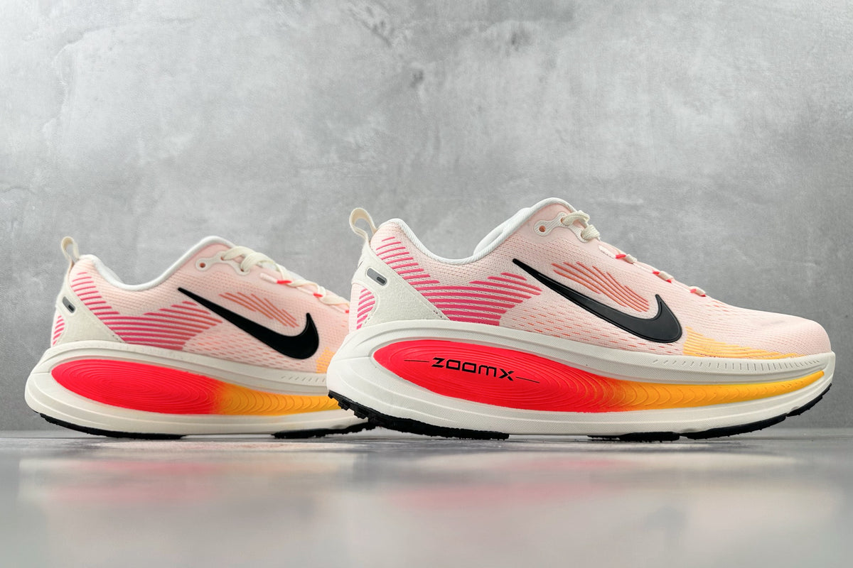Nike Vomero 18 Sneakers – White/Orange