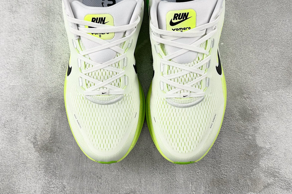 Nike Vomero 18 Sneakers – White/Green