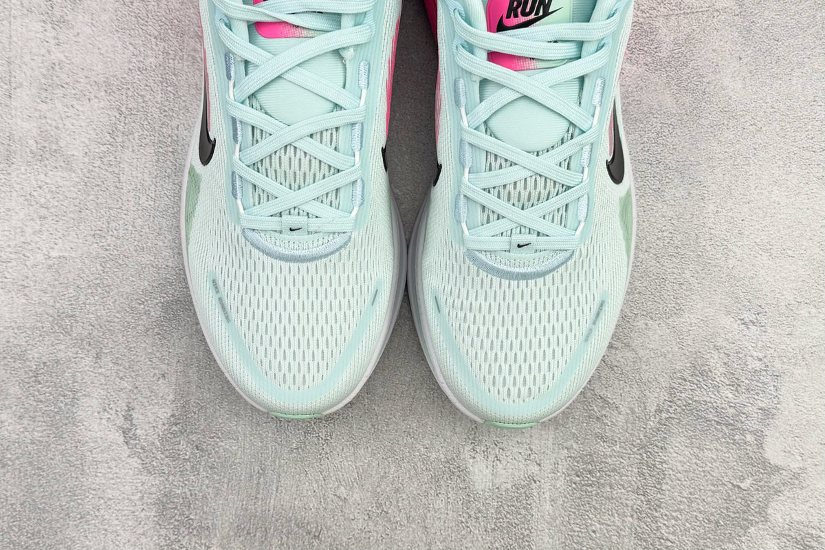 Nike Vomero 18 Sneakers – Glacier Blue