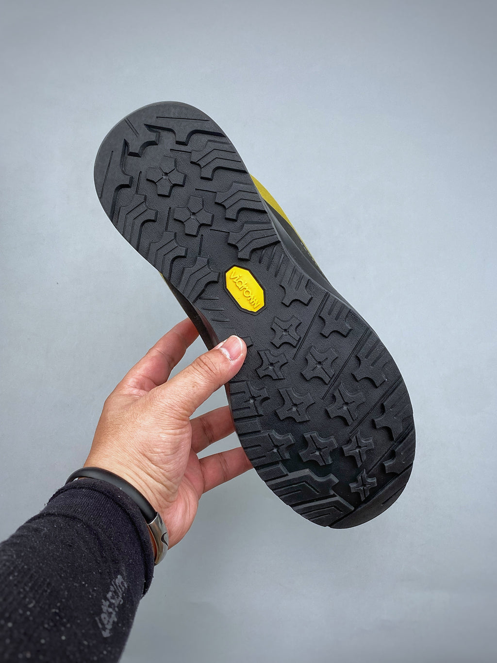 Arc'teryx Konseal FL Hiking Shoes – Yellow-Green & Black