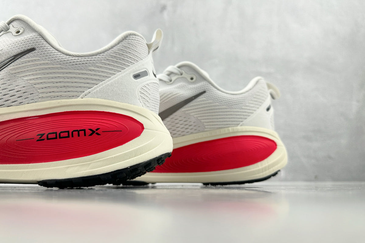 Nike Vomero 18 Sneakers – White/Red