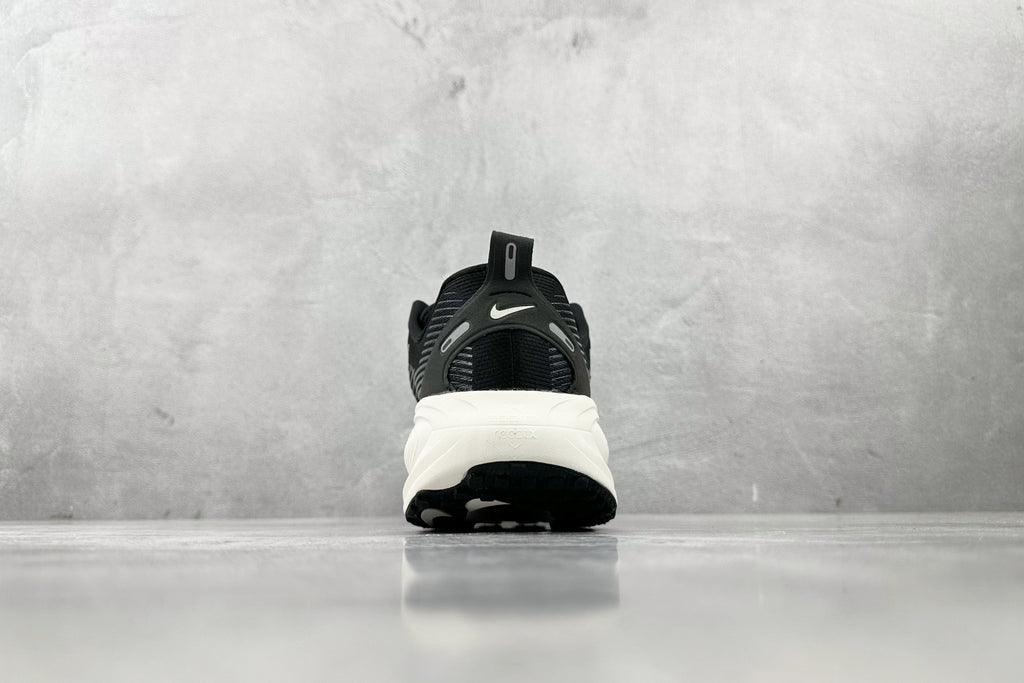 Nike Vomero 18 Running Shoes - Black