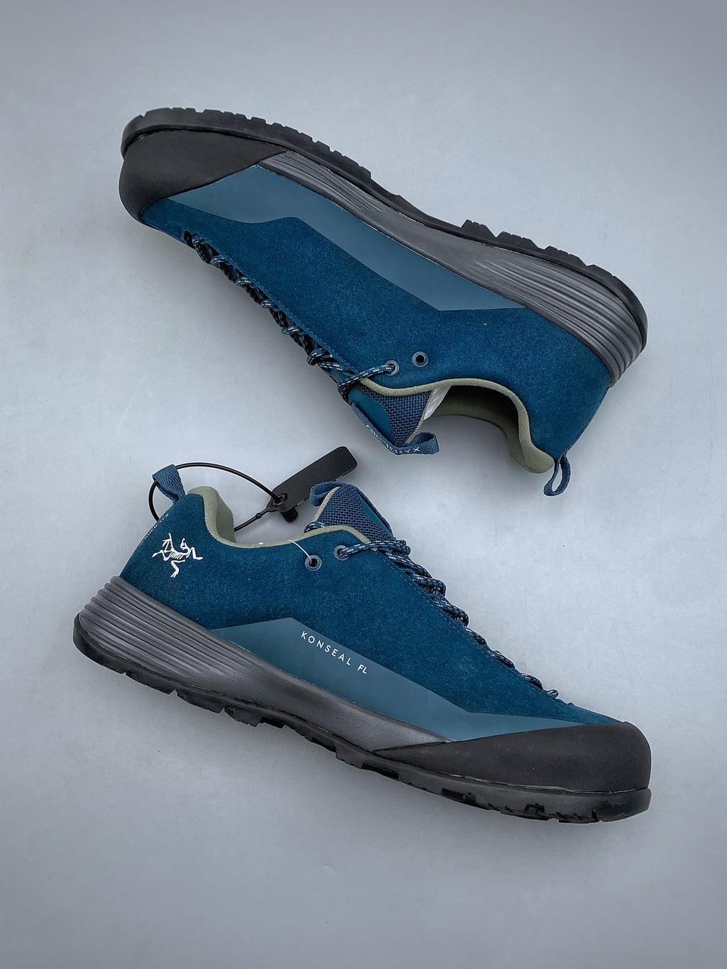 Arc'teryx Konseal FL Hiking Shoes – Blue & Black
