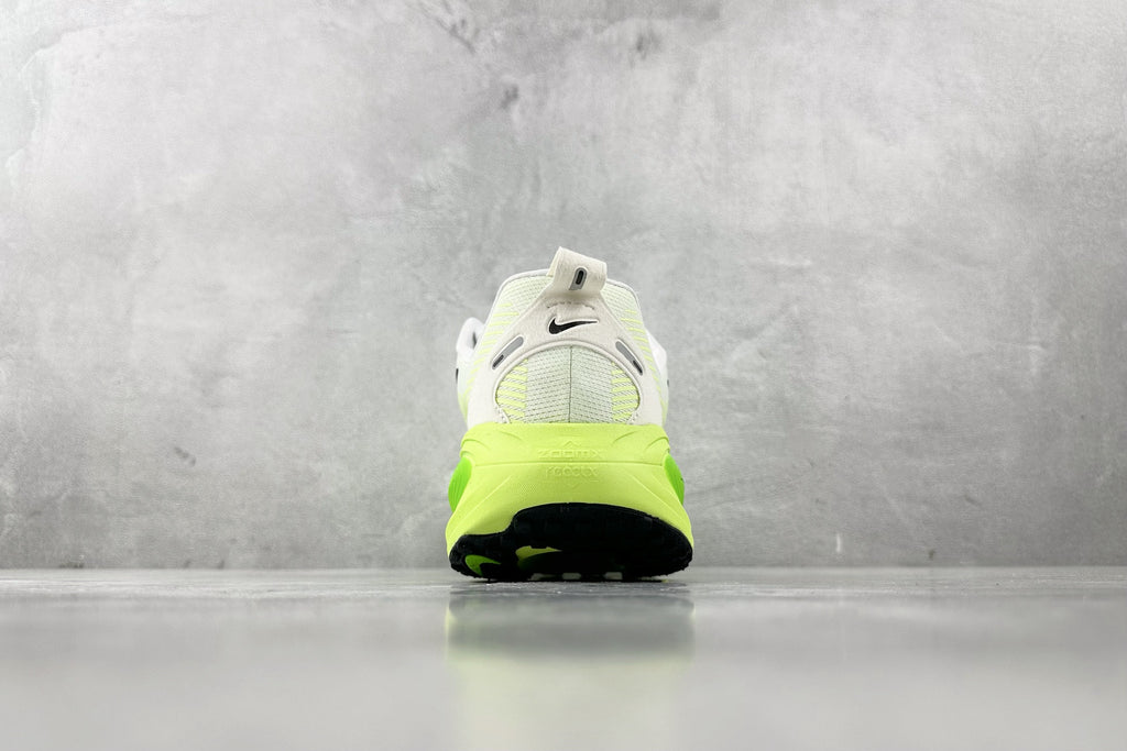 Nike Vomero 18 Sneakers – White/Green