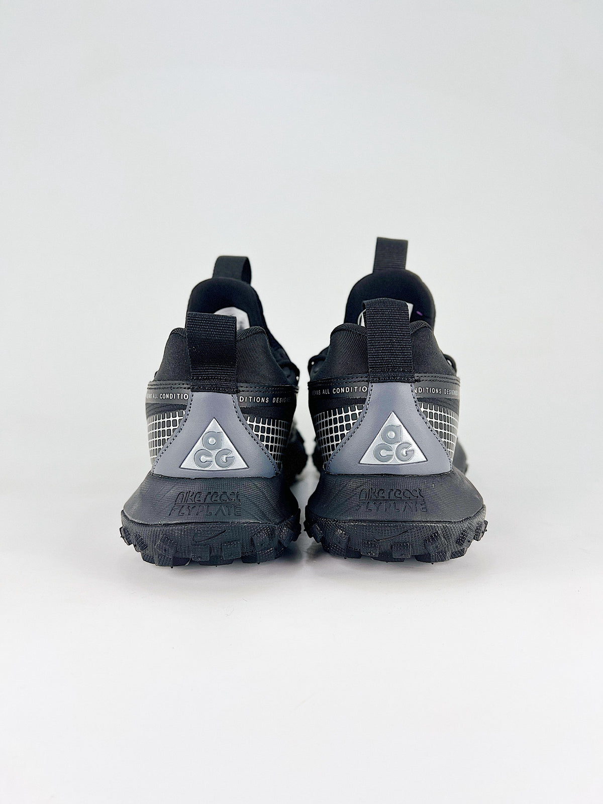 Nike ACG Low-Top Sneakers - Black & White Grid