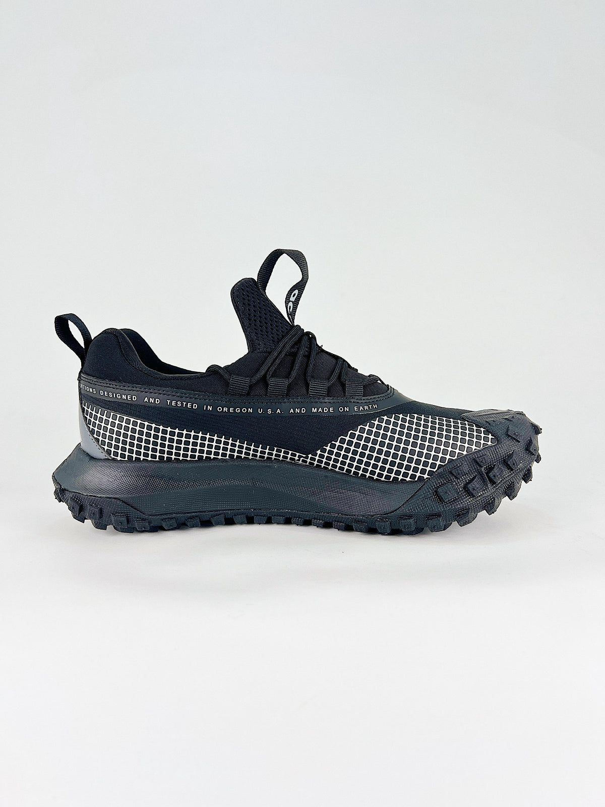 Nike ACG Low-Top Sneakers - Black & White Grid
