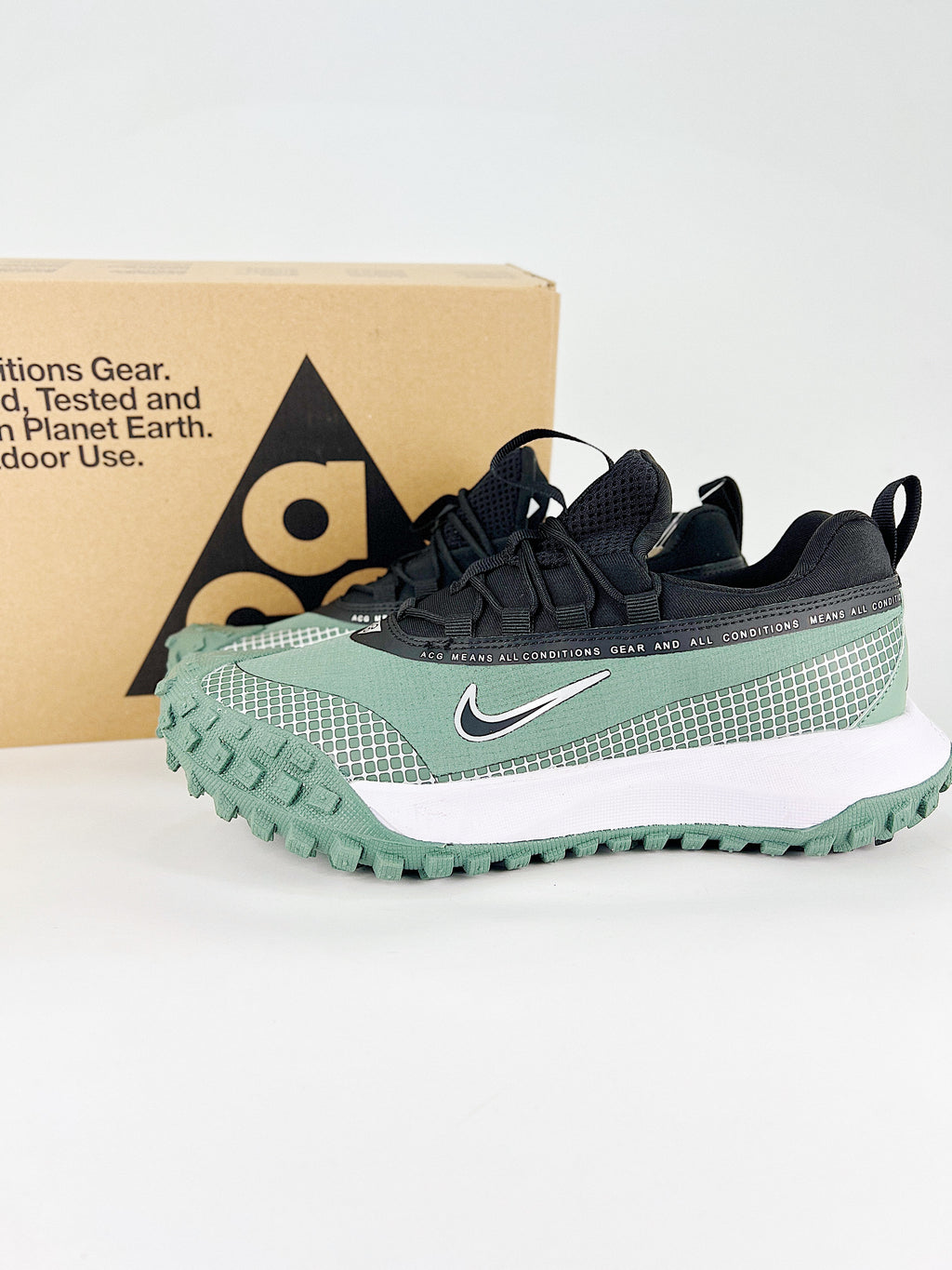 Nike ACG Grid Sneakers - Sage Green, Black & White