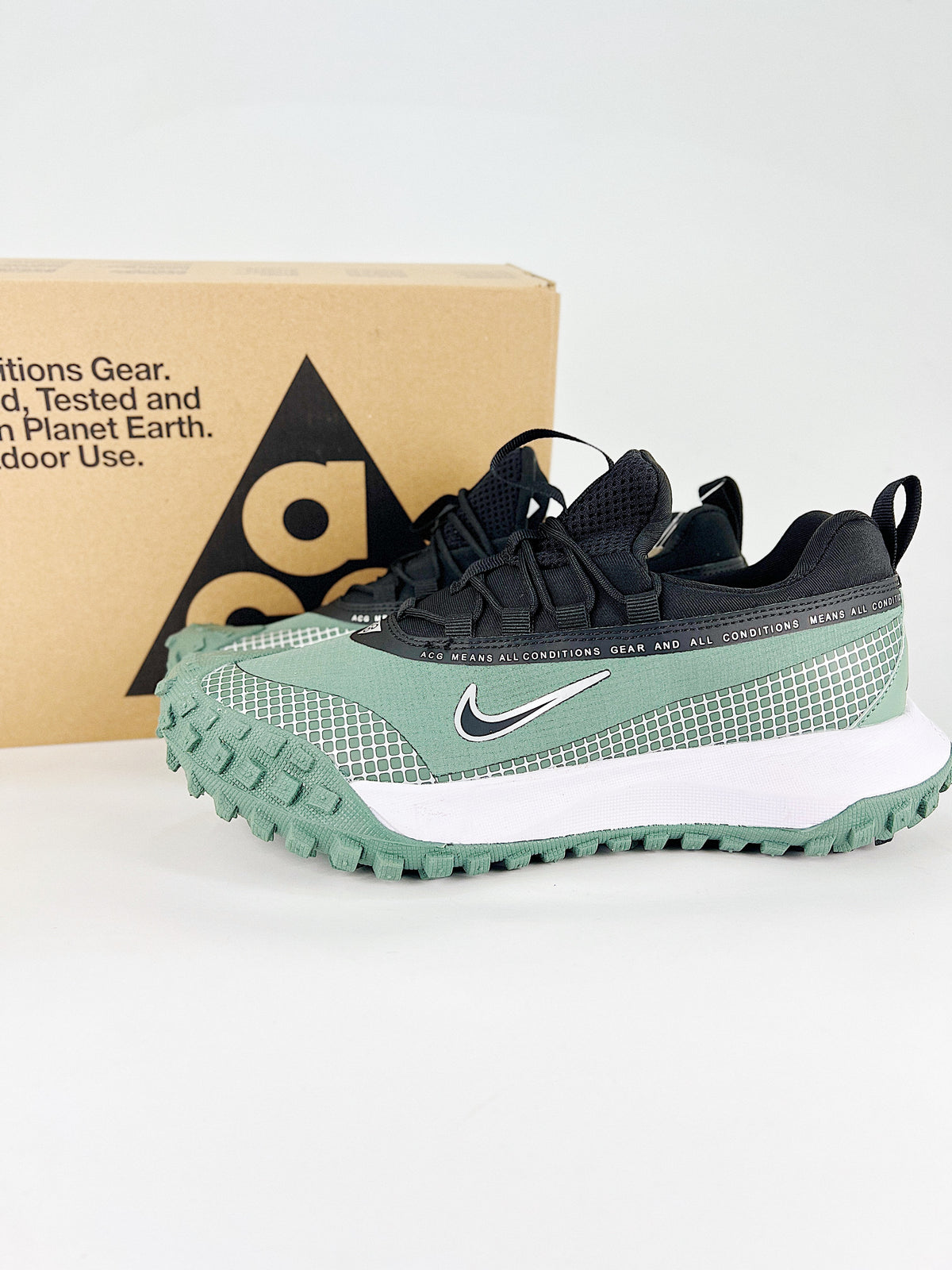 Nike ACG Grid Sneakers - Sage Green, Black & White