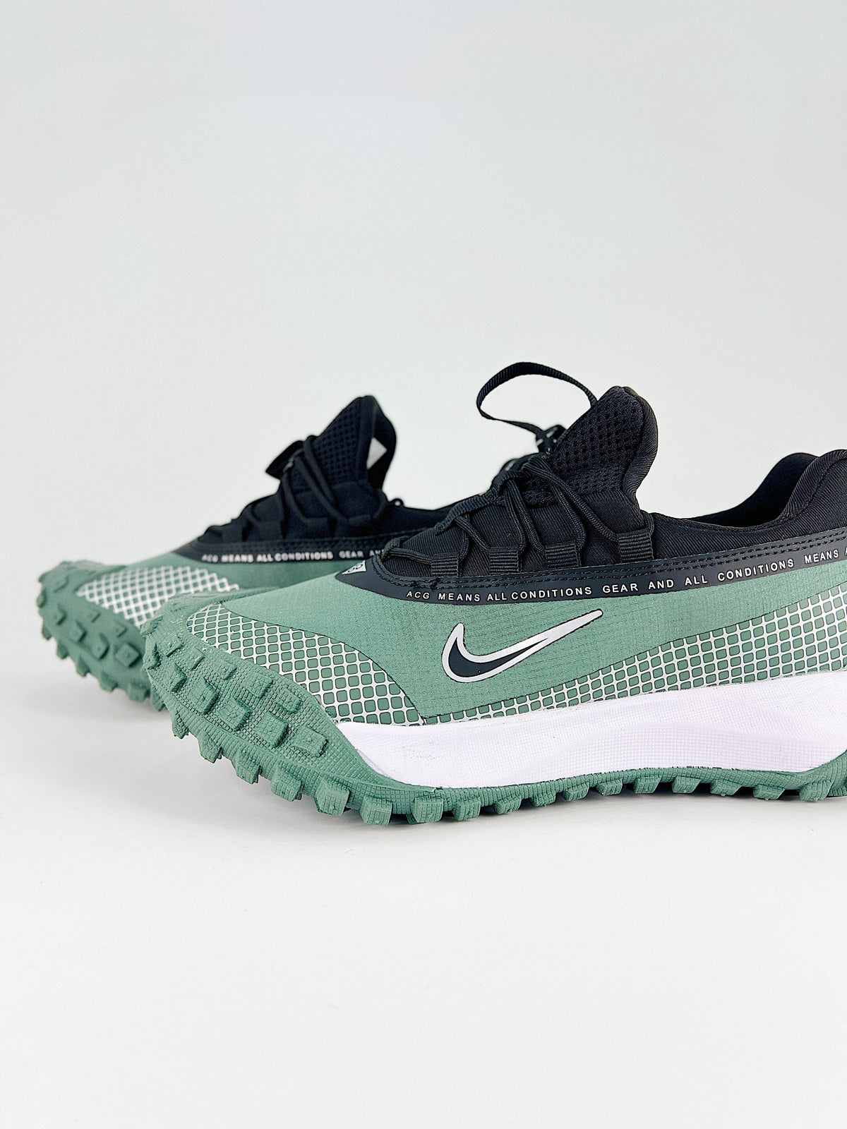 Nike ACG Grid Sneakers - Sage Green, Black & White