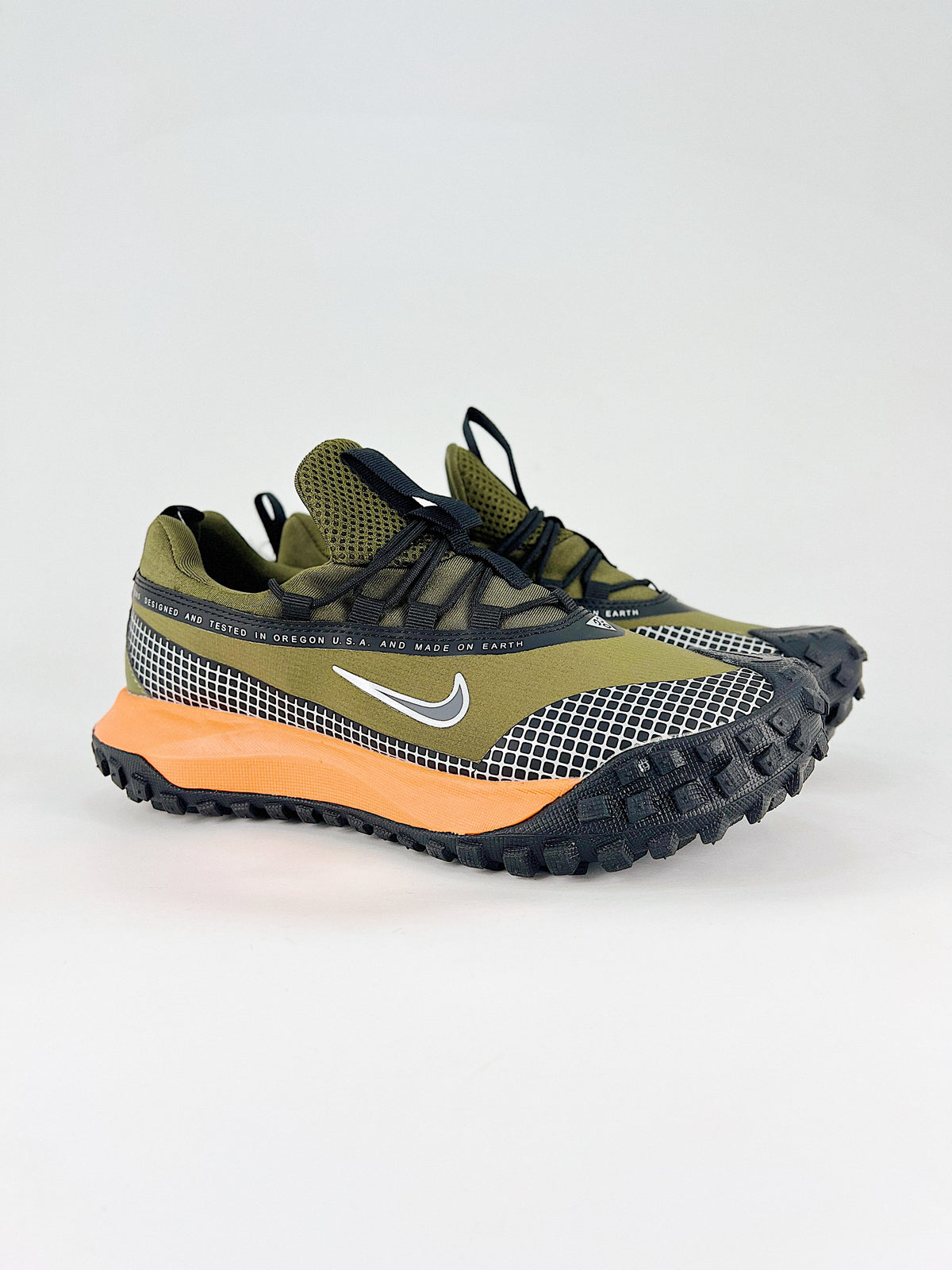 Nike ACG Grid Sneakers - Olive Green & Orange