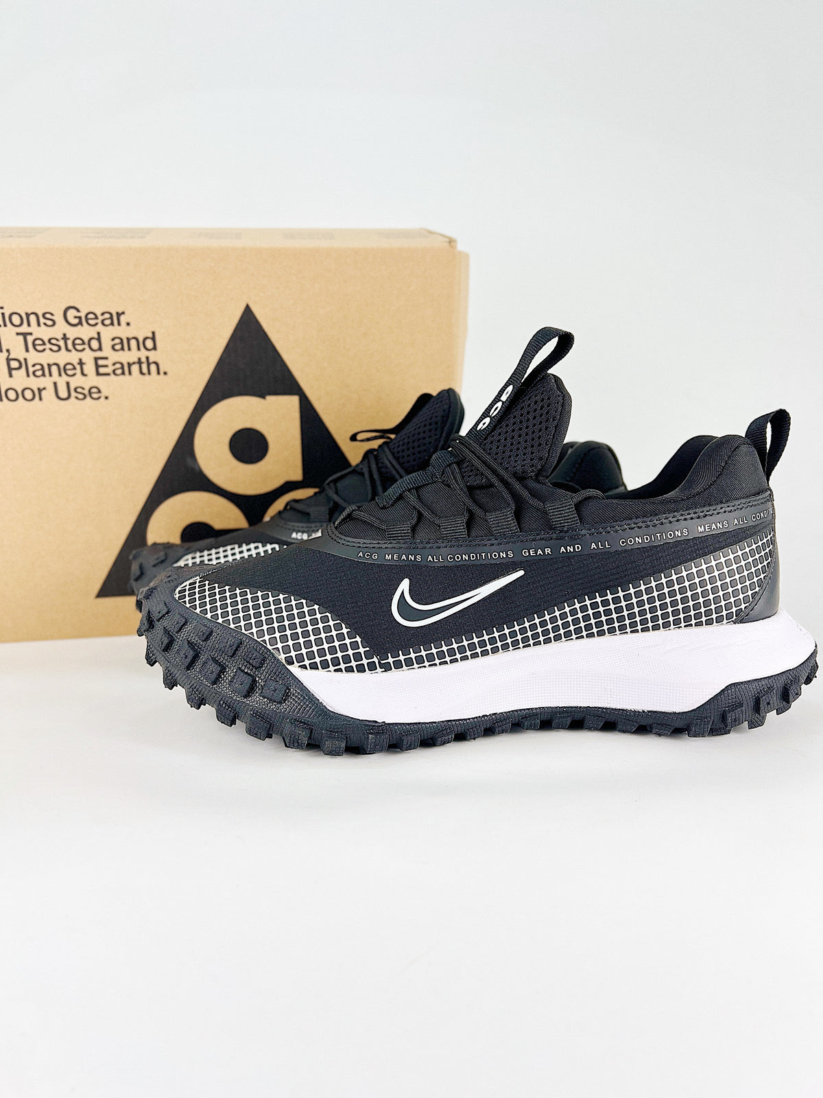 Nike ACG Grid Sneakers - Black with White Midsole
