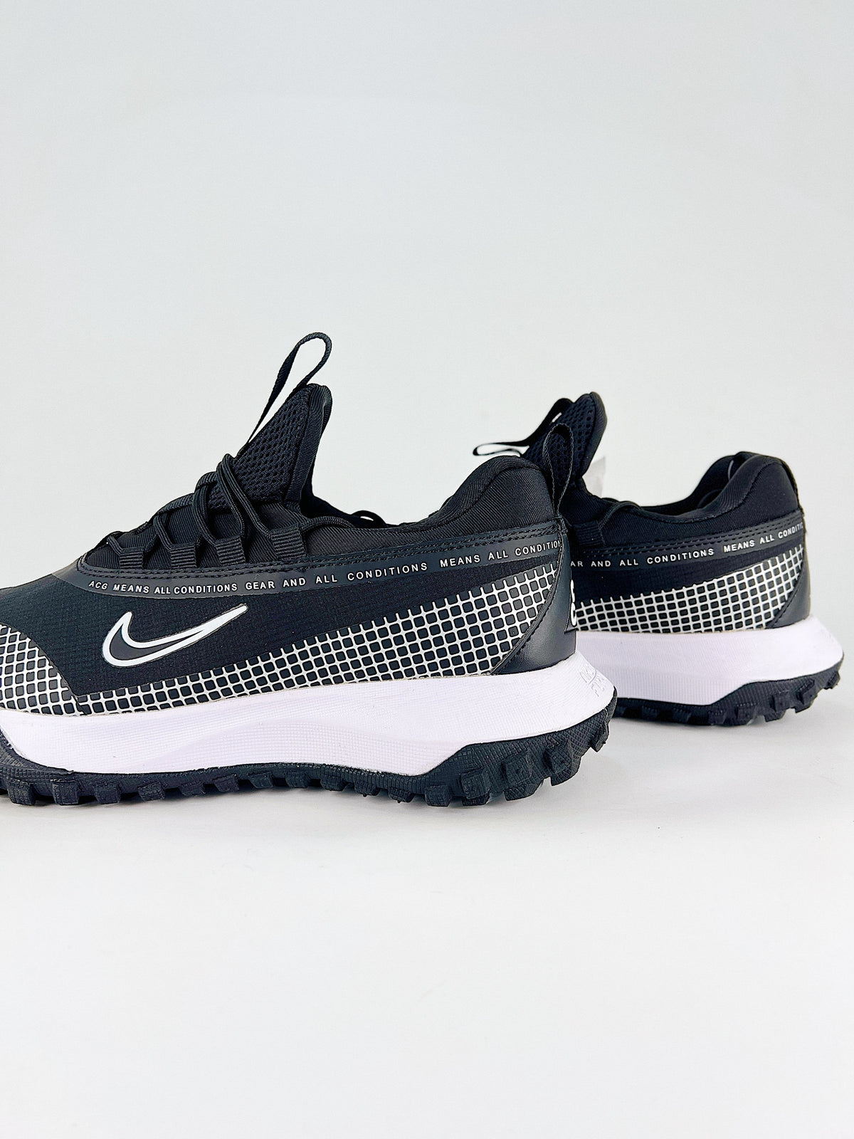 Nike ACG Grid Sneakers - Black with White Midsole