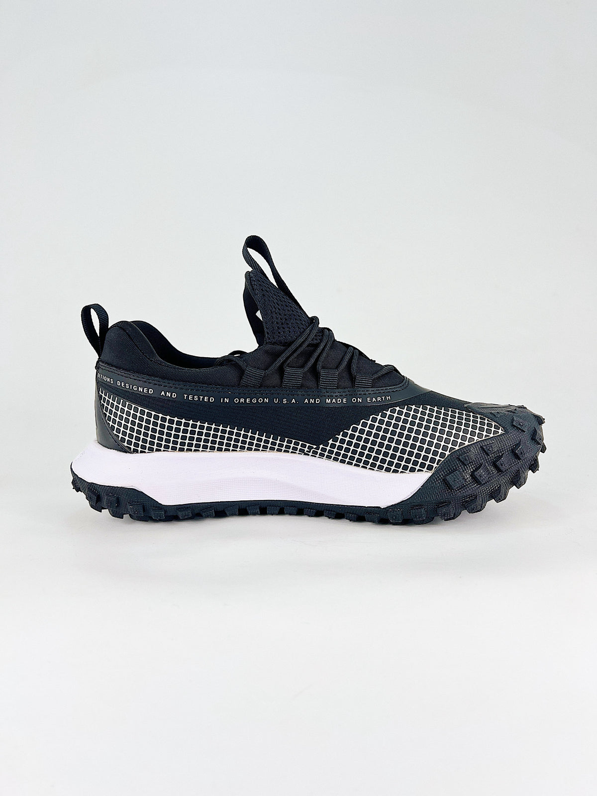 Nike ACG Grid Sneakers - Black with White Midsole
