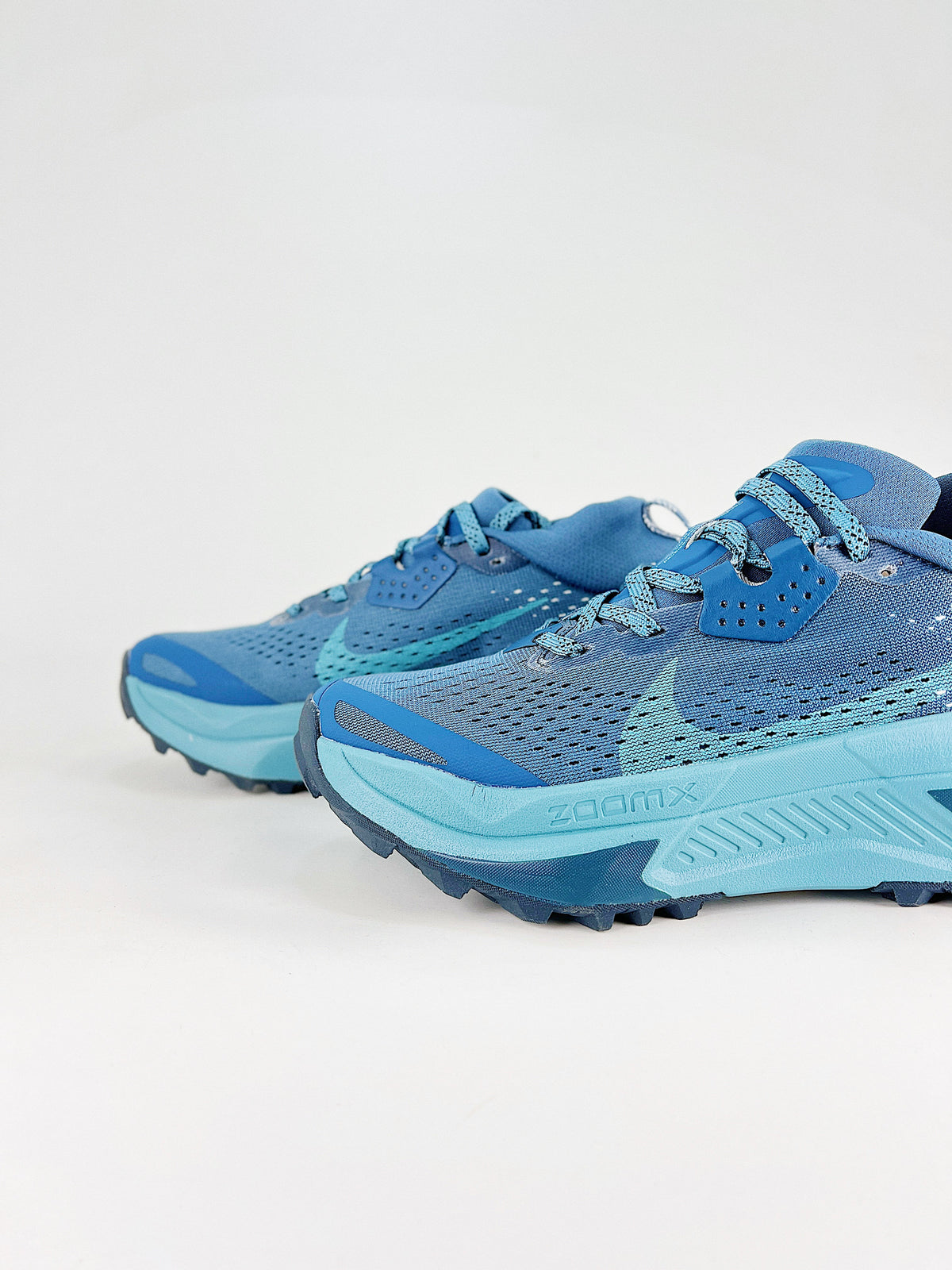 Nike ACG Sneakers - Blue & Cyan