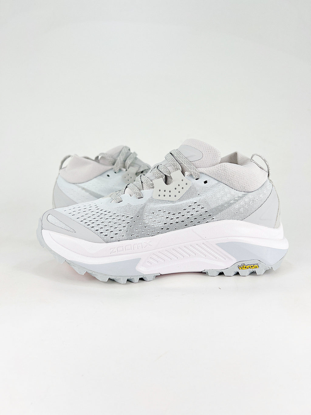 Nike ACG Sneakers - Light Gray & White