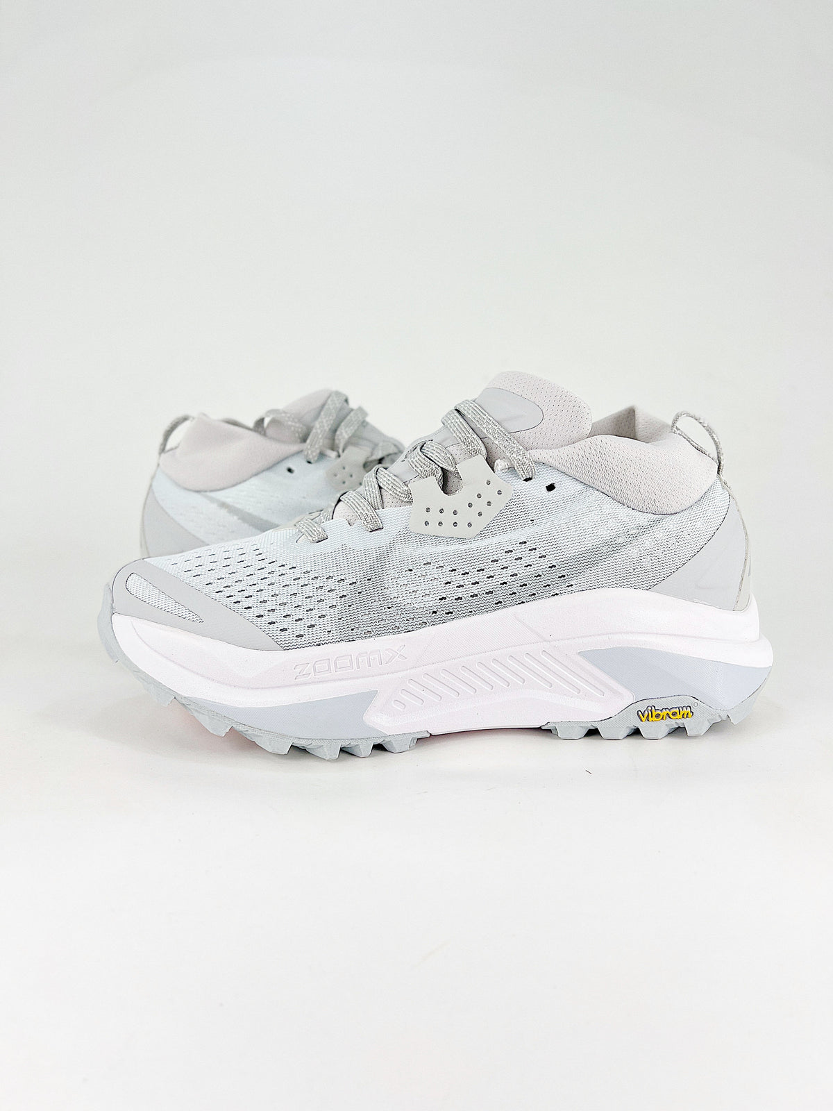 Nike ACG Sneakers - Light Gray & White