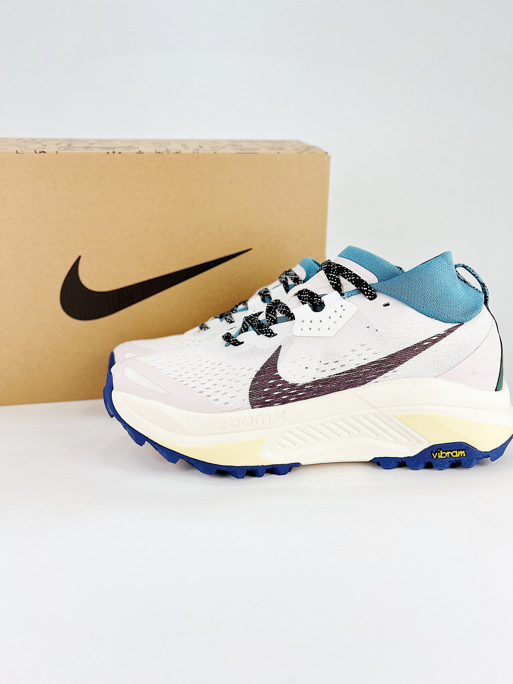 Nike ACG Sneakers - White, Burgundy & Blue