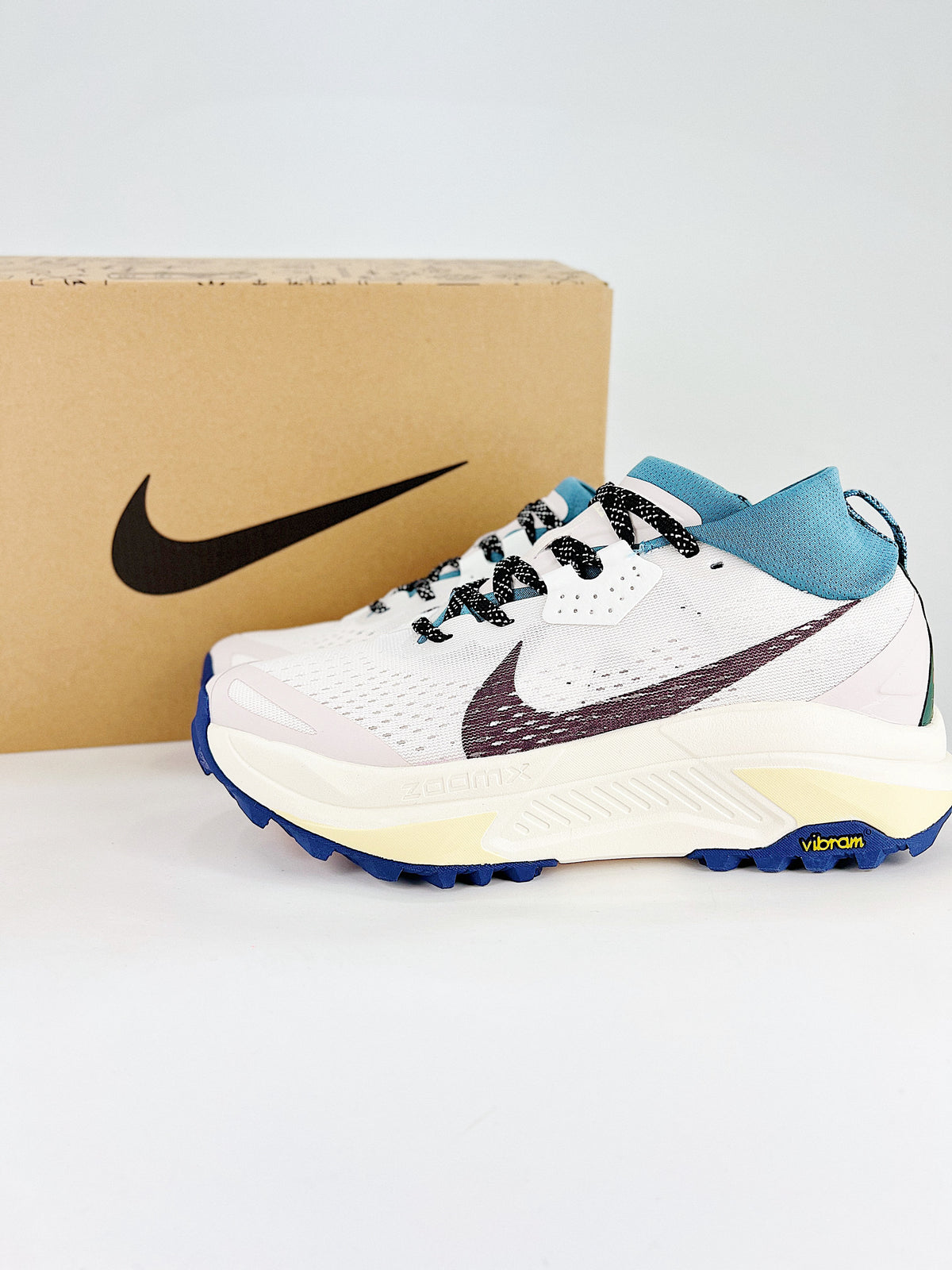 Nike ACG Sneakers - White, Burgundy & Blue